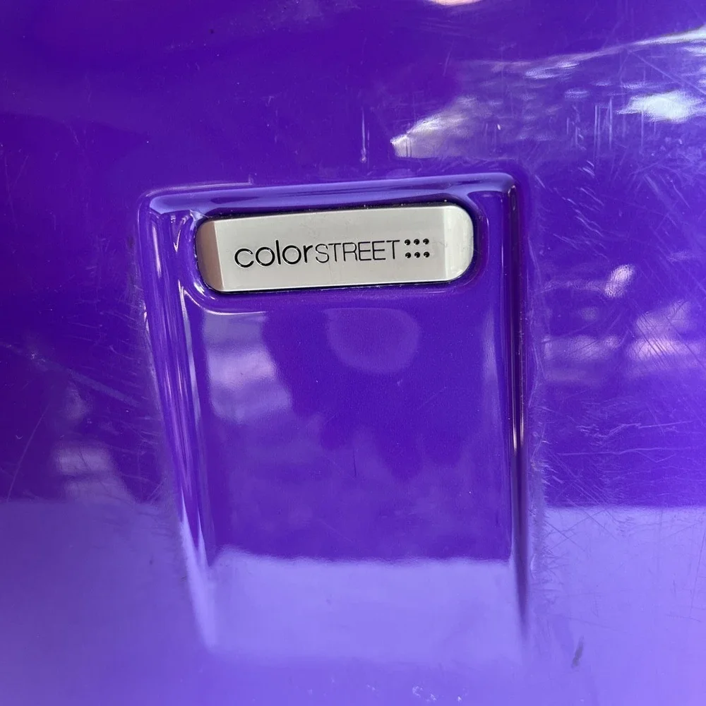 Color Street & Diniwell bring style